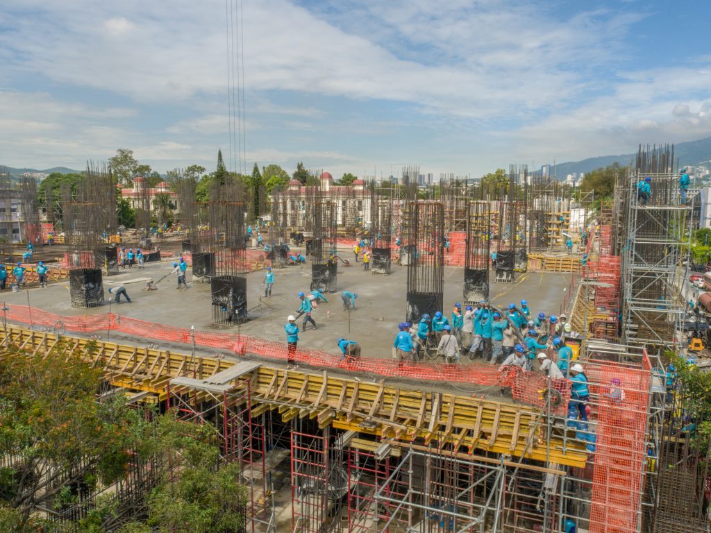 avanza-construccion-del-nuevo-hospital-rosales-con-el-vaciado-de-400-metros-cubicos-de-concreto